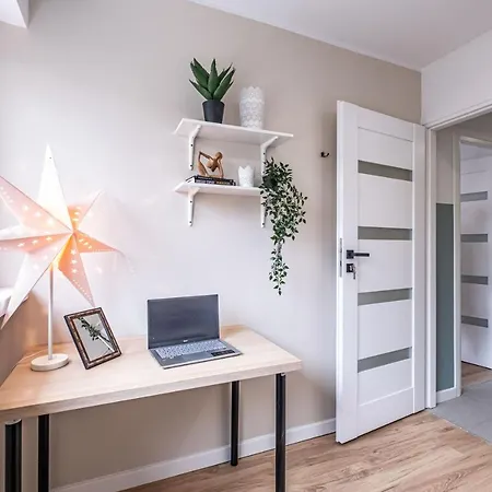 Super New No.1 Jankowska Str. Varšava